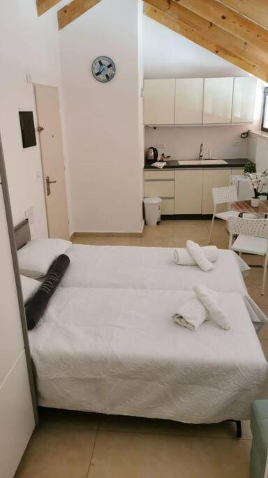 A Wonderful Studio6 Apt In The Center Of Yerusalem Bagian luar foto
